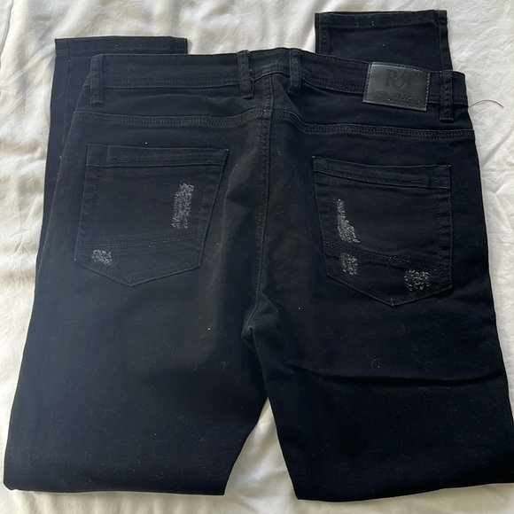 Men's Perruzo Distressed Jeans - Picture 4 of 5